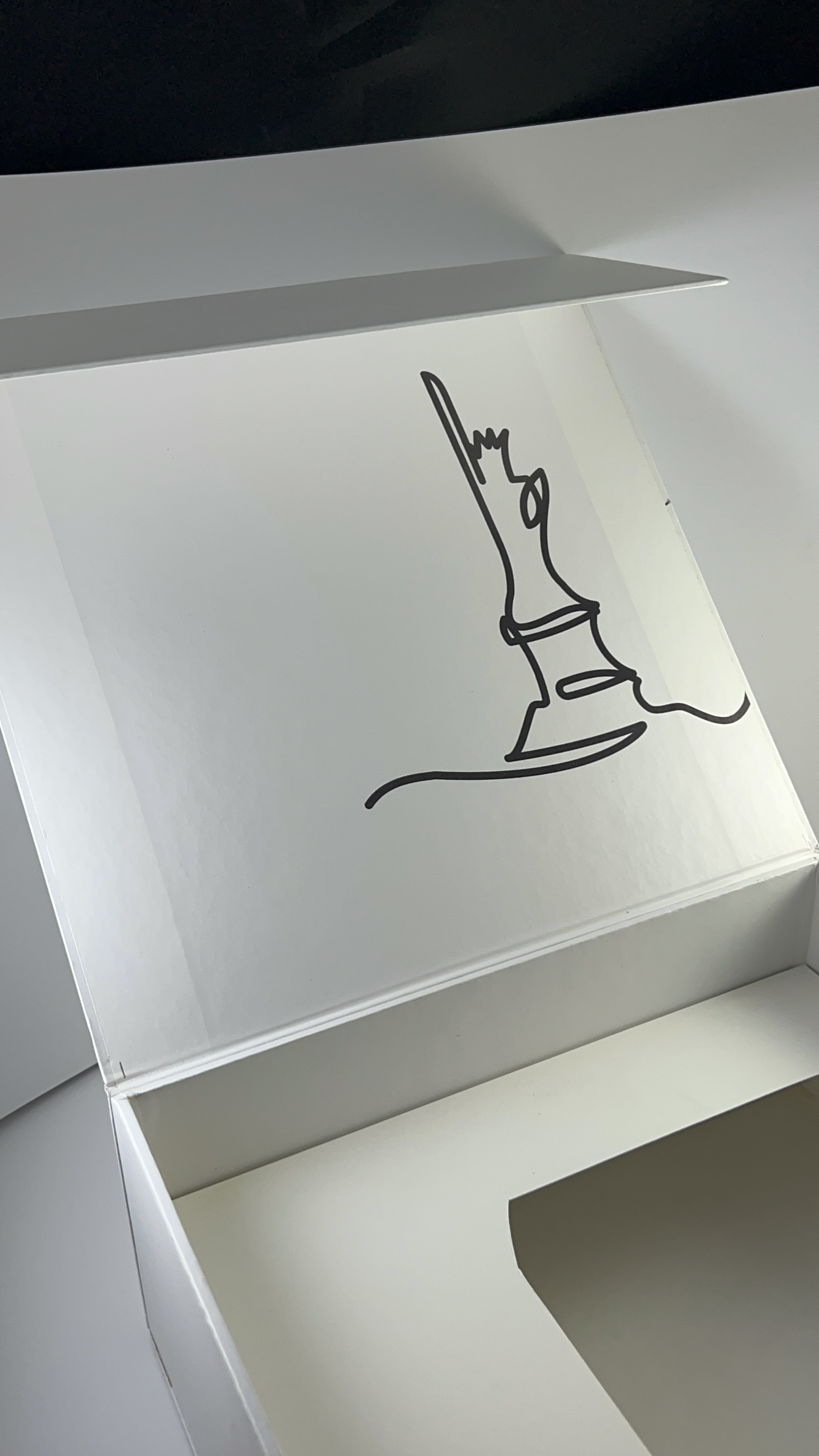 Caja con diseño de vinil